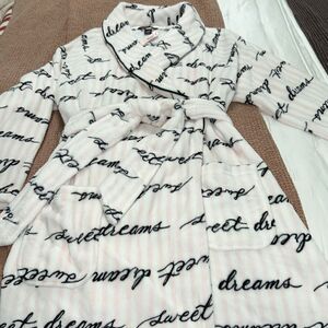 NWT VICTORIA'S SECRET Short Cozy Robe m/L